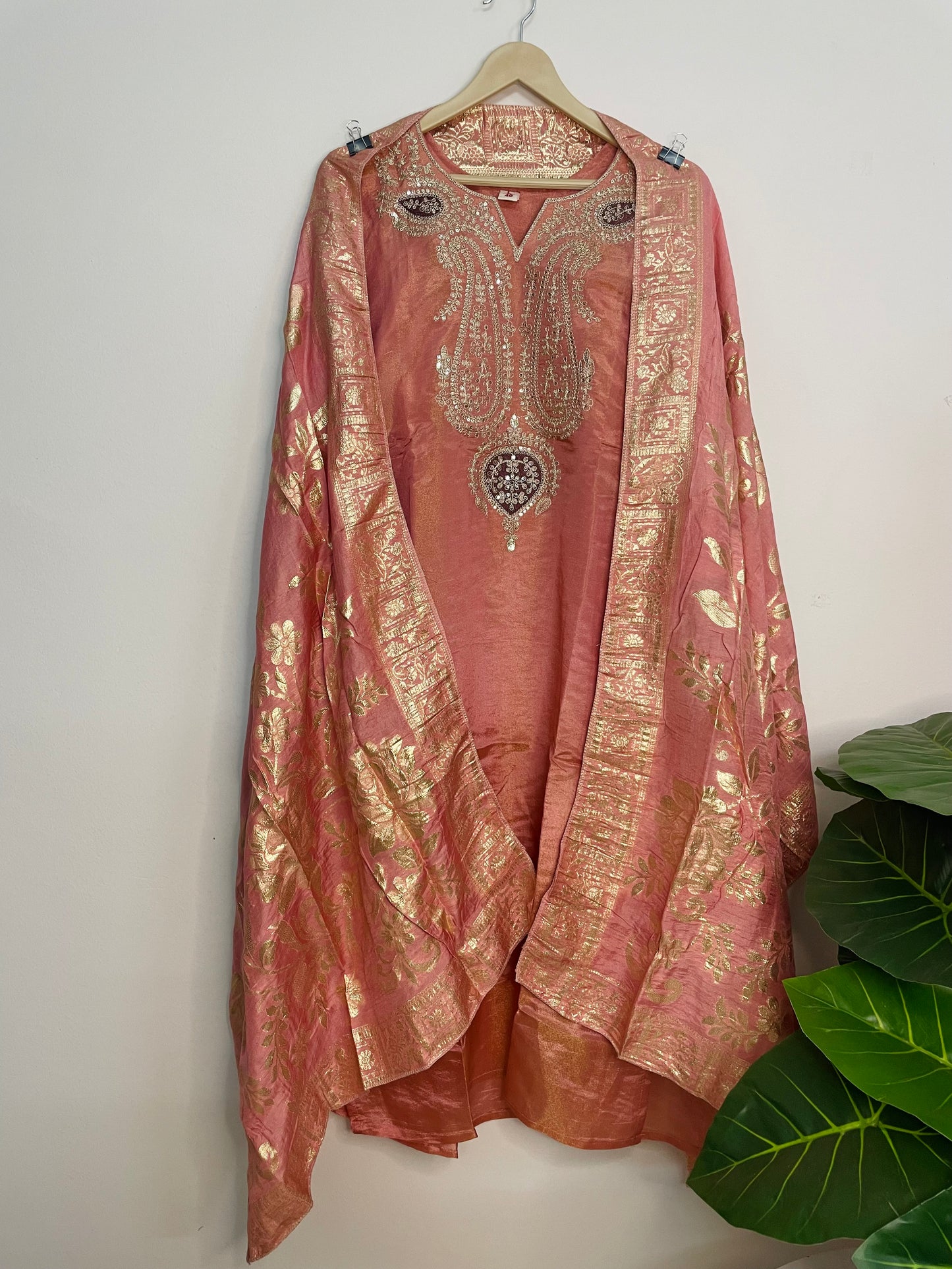 T058-Premium Pure Tissue shimmer kurti with pant and dupatta