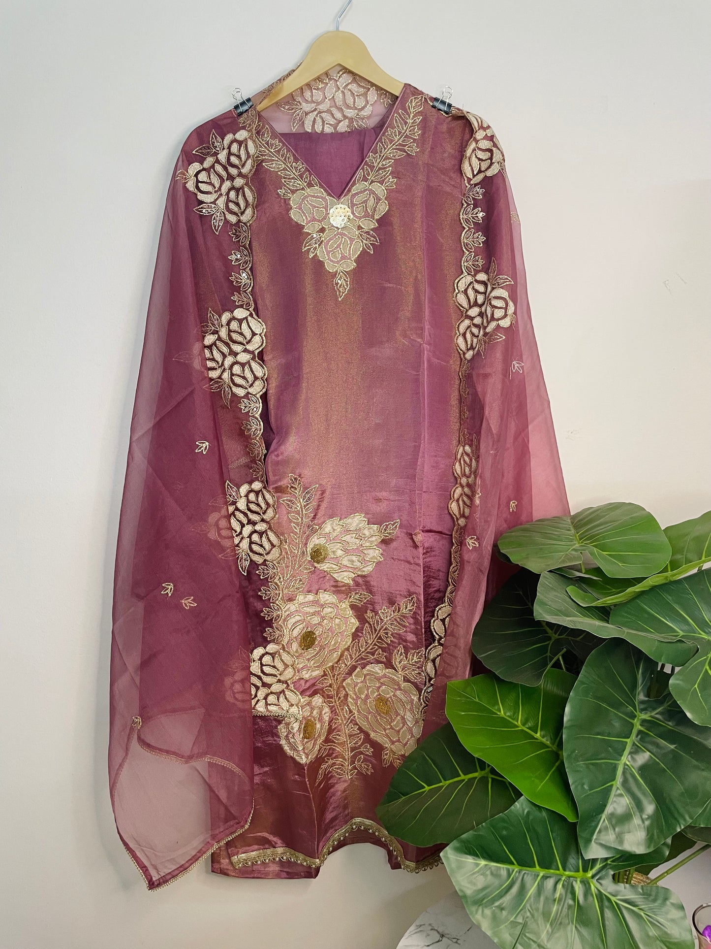 T060-Premium Pure Tissue shimmer kurti with pant and dupatta
