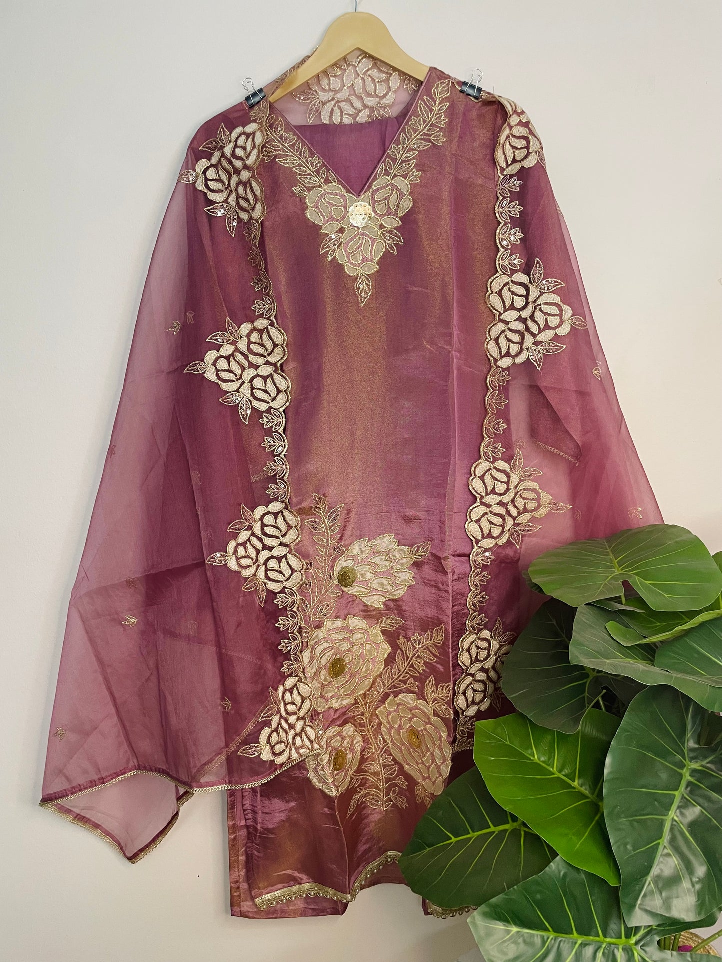 T060-Premium Pure Tissue shimmer kurti with pant and dupatta