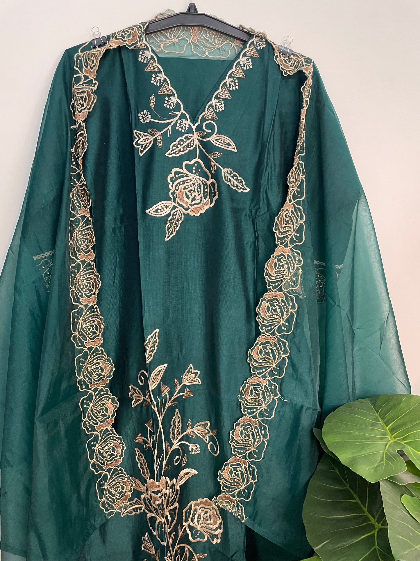 T062-Premium Pure gadwal silk kurti with pant and dupatta