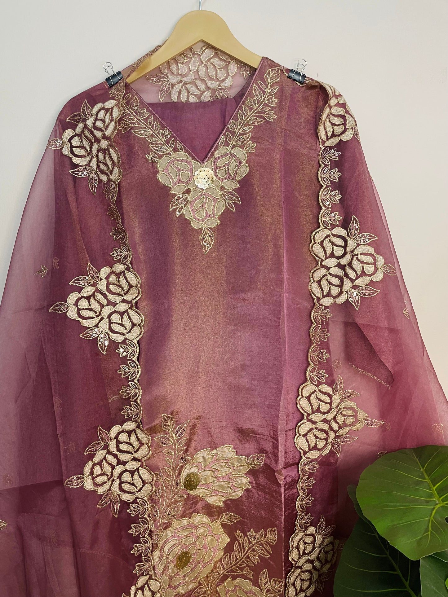 T060-Premium Pure Tissue shimmer kurti with pant and dupatta